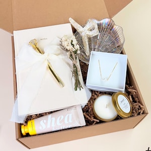 Engagement Gift Box, Newly Engaged Gift For Friends,  Congratulations Engagement gift, Engagement gift for Her, Just Engaged Gift