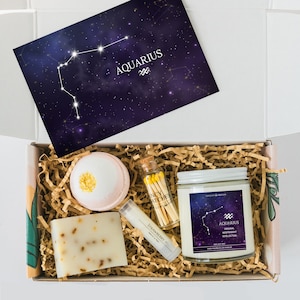 Aquarius Sign Candle - Aquarius Gift Box, Horoscope Sign Personalized Candles, Aquarius Gifts, Zodiac Gift, Astrology Gift Box