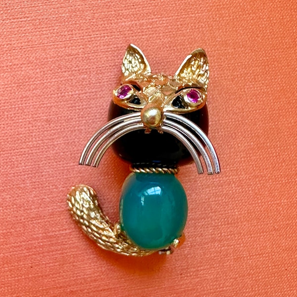 Corletto 1960s 18k Gold, Onxy, Ruby & Chrysoprase Cat Brooch