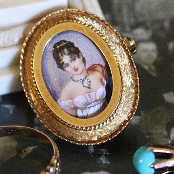 Corletto Brooch - 18kt Gold Handpainted Portrait of a Woman with Genuine Diamond