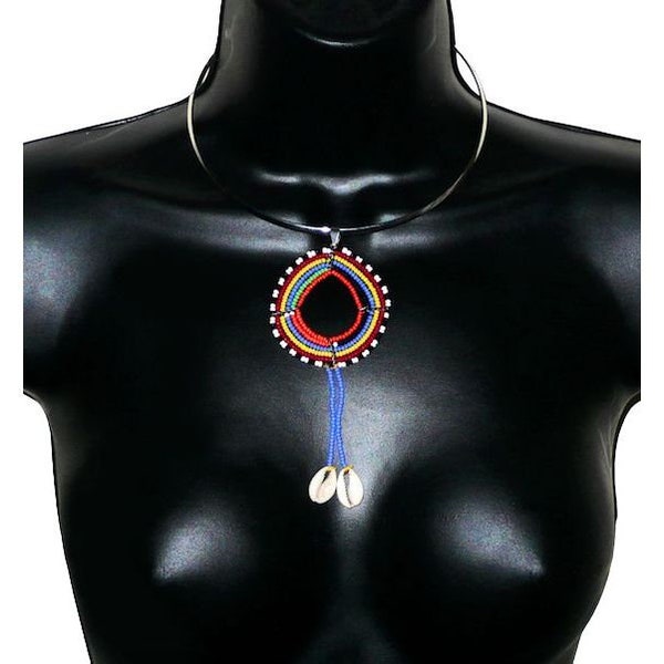 Collier africain ethnique / Bijou africain Massai / Collier torque avec pendentif tribal / Perles exotiques et coquillages / Style bohème