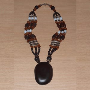 Collier En Perles De Bois Et Graines - Longueur 51-55 Cm, Style Exotique, Occasion Marron