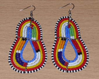Afrikanische ethnische Massai-Ohrringe aus bunten Rocailles-Perlen – 8,5 cm lang – 4 cm breit | Ethnischer afrikanischer Schmuck