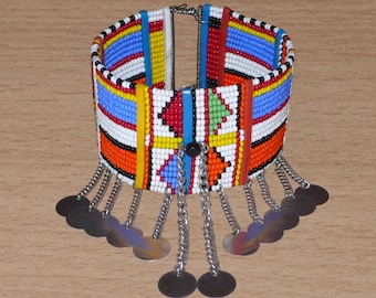 Fußkettchen im afrikanischen Massai-Stammesstil mit bunten Perlen und Anhängern – 24,5 cm lang | Ethnischer afrikanischer Schmuck