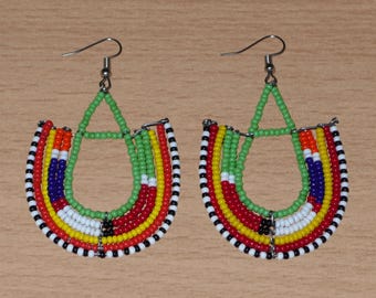 Traditionelle afrikanische Maasai-Ohrringe, grün und mehrfarbig – 7,5 cm lang | Ethnischer afrikanischer Schmuck