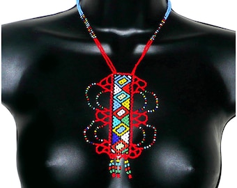 Red and multicoloured African necklace with Zulu ethnic pattern pendant in seed beads - 33 cm long | African jewelry