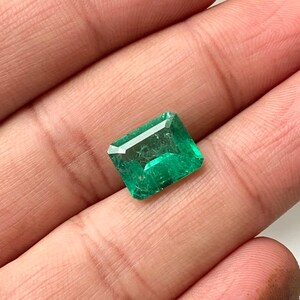 6.05 Ct. AAA Quality Fine Genuine Lab Grown Emerald ~~ Grown with Natural Columbian Emeralds ~~ Fine Lab Grown Emerald ~~ 12 x 10 x 5.5 mm