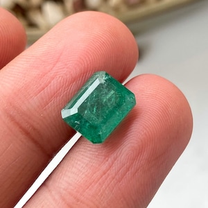 6.55 Ct. AAA Quality Fine Genuine Lab Grown Emerald ~~ Grown with Natural Columbian Emeralds ~~ Fine Lab Grown Emerald ~~ 11 x 9 x 6.8 mm