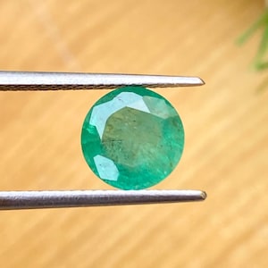 1.50 Carat Zambian Emerald Gemstone: Round Faceted Jewelry Stone