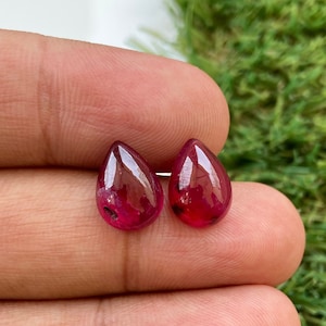 Preziosi cabochon lisci a forma di pera rubino per la creazione di gioielli ~ 12 x 9 mm Coppia di dimensioni, cabochon a goccia di rubino reale, 11,2 carati