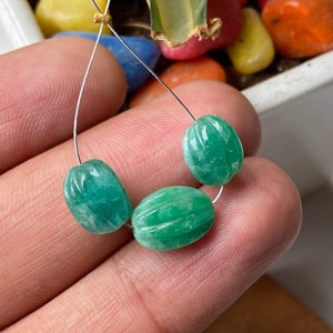 12 CRT Vintage Real Emerald Carved Oval Beads, Natural Emerald Carved Melon Gemstone, 10 To 12 mm Length Beads, Zambian Emerald Gemstone