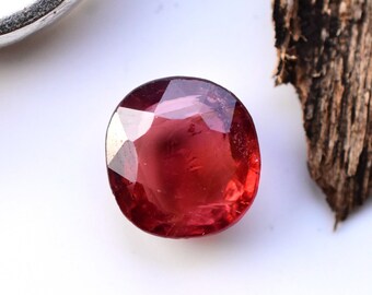 Pedra preciosa de espinélio vermelho de 2,70 ct: pedra da Birmânia com lapidação almofada