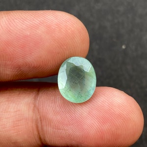 4.8 Cts Natural Beryl Emerald Oval Faceted Gemstone (11 x 9 x 6 mm)