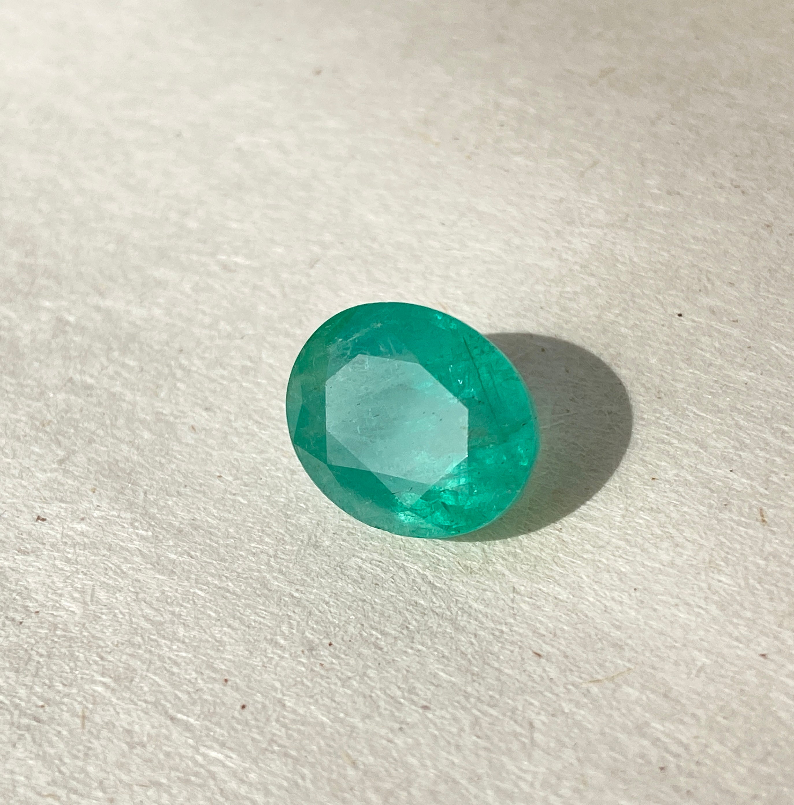 5.90カラットの最高品質の本物のエメラルドカットの宝石。リング 