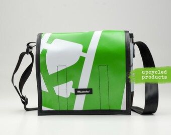 Upcycled Bag Nemo #75 – Telone di camion riciclato, cinture di sicurezza e camere d'aria di bicicletta – LKW