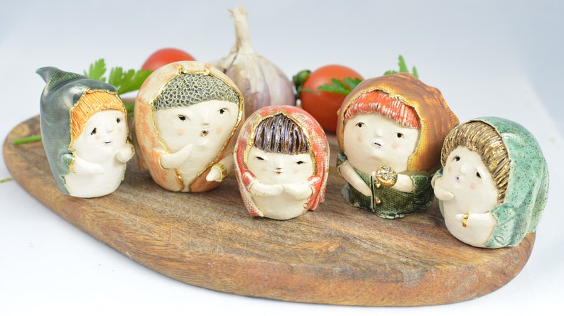 Ceramic figurineceramicwomancollector/'s figurineblonde hairgiftornamentgoldceramics with goldbaba