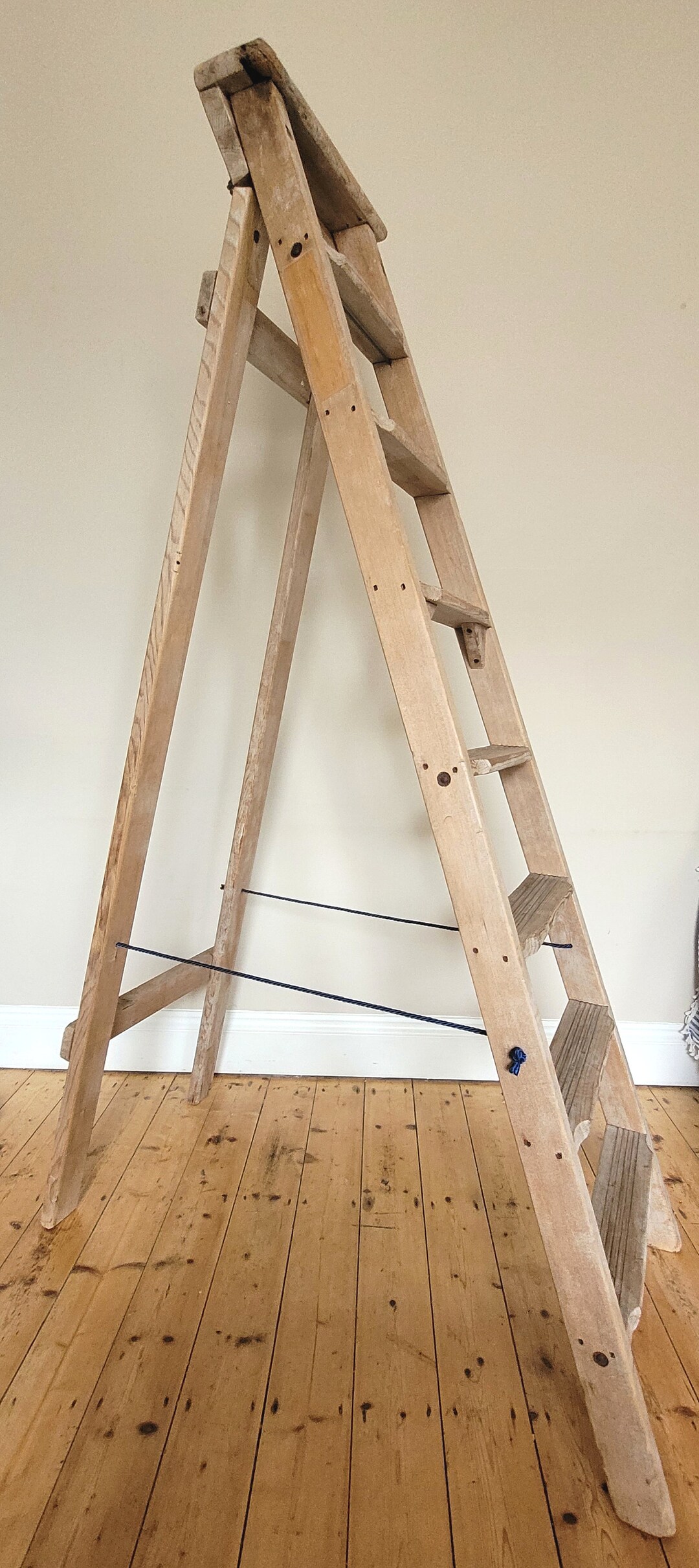 Antique Pine Ladders / Library Ladders / Shop Ladders / Library Steps