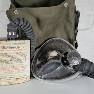 Vintage Puretha Type C Respirator / Vintage Gas Mask