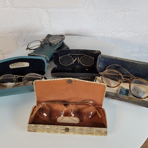 5 Pairs of Vintage and Antique Glasses / Pince Nez / Spectacles / Cos-Play