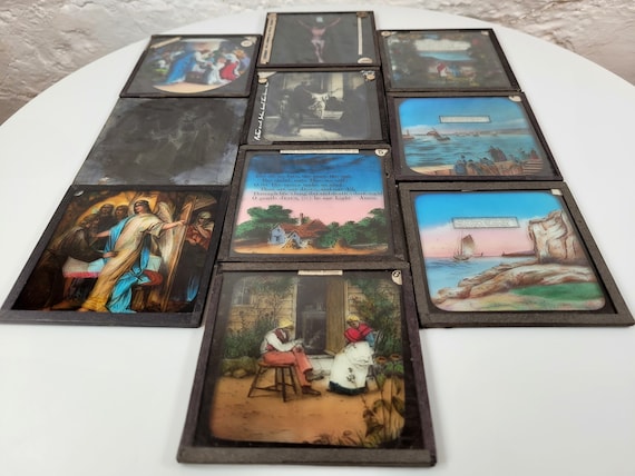 Jeu De 12 Plaques De Lanterne Magique Antiques - Jackdaw Of Rheims - Vers 1890 - Originales En Verre Coloré - Boîtier D'époque