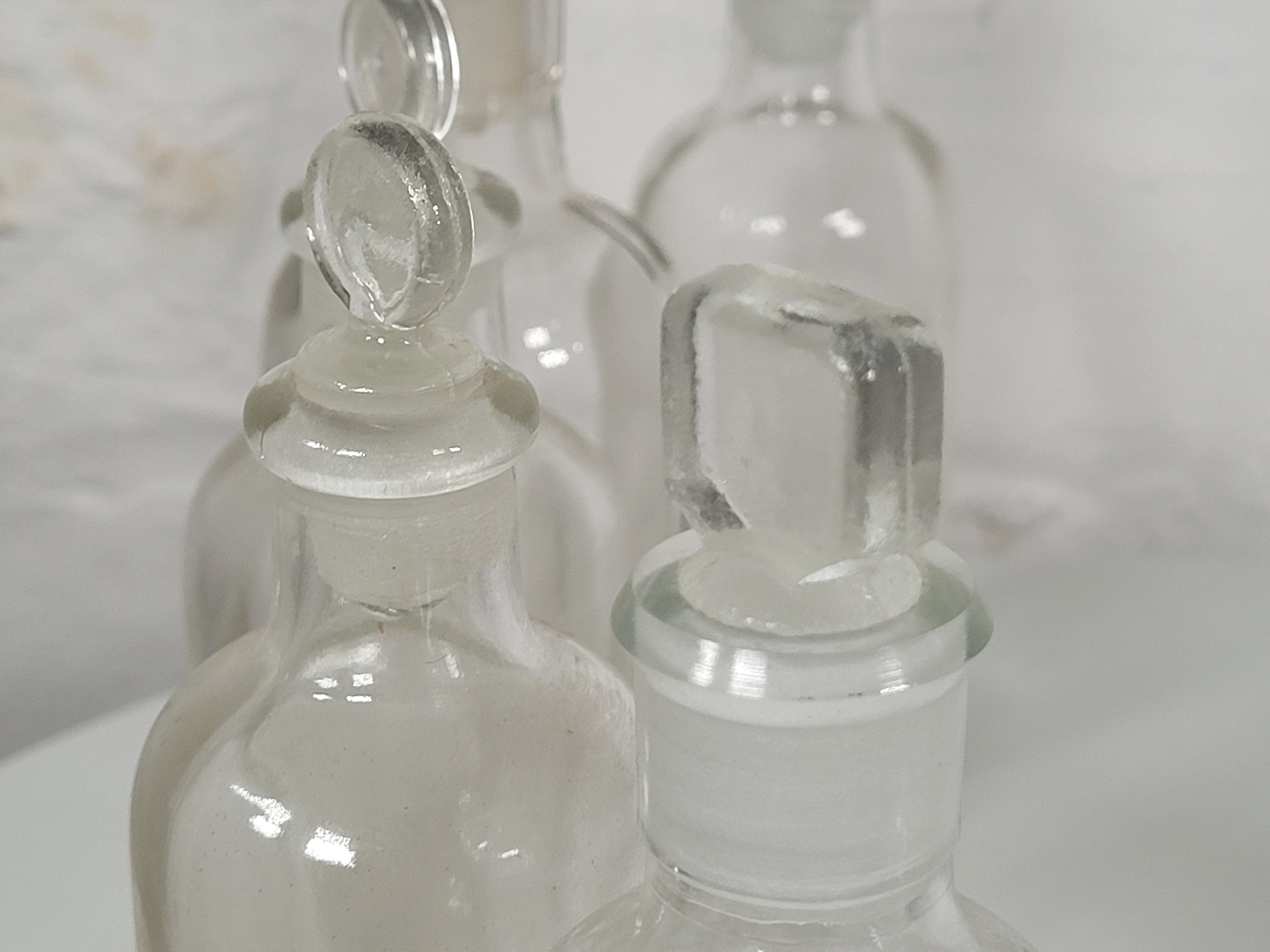 アンティークガラス瓶8個のコレクション / 薬瓶 / アンティークボトル