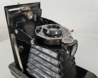 ヴィンテージ 折りたたみカメラ 黒 コダック ジュニア ヴィンテージカメラ / 折りたたみ式カメラ / 1940