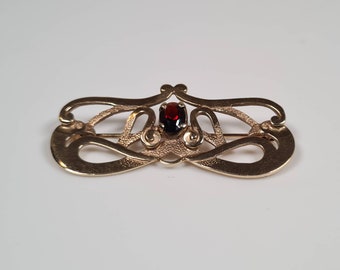 9ct Gold and Garnet Open Art Deco Style Brooch