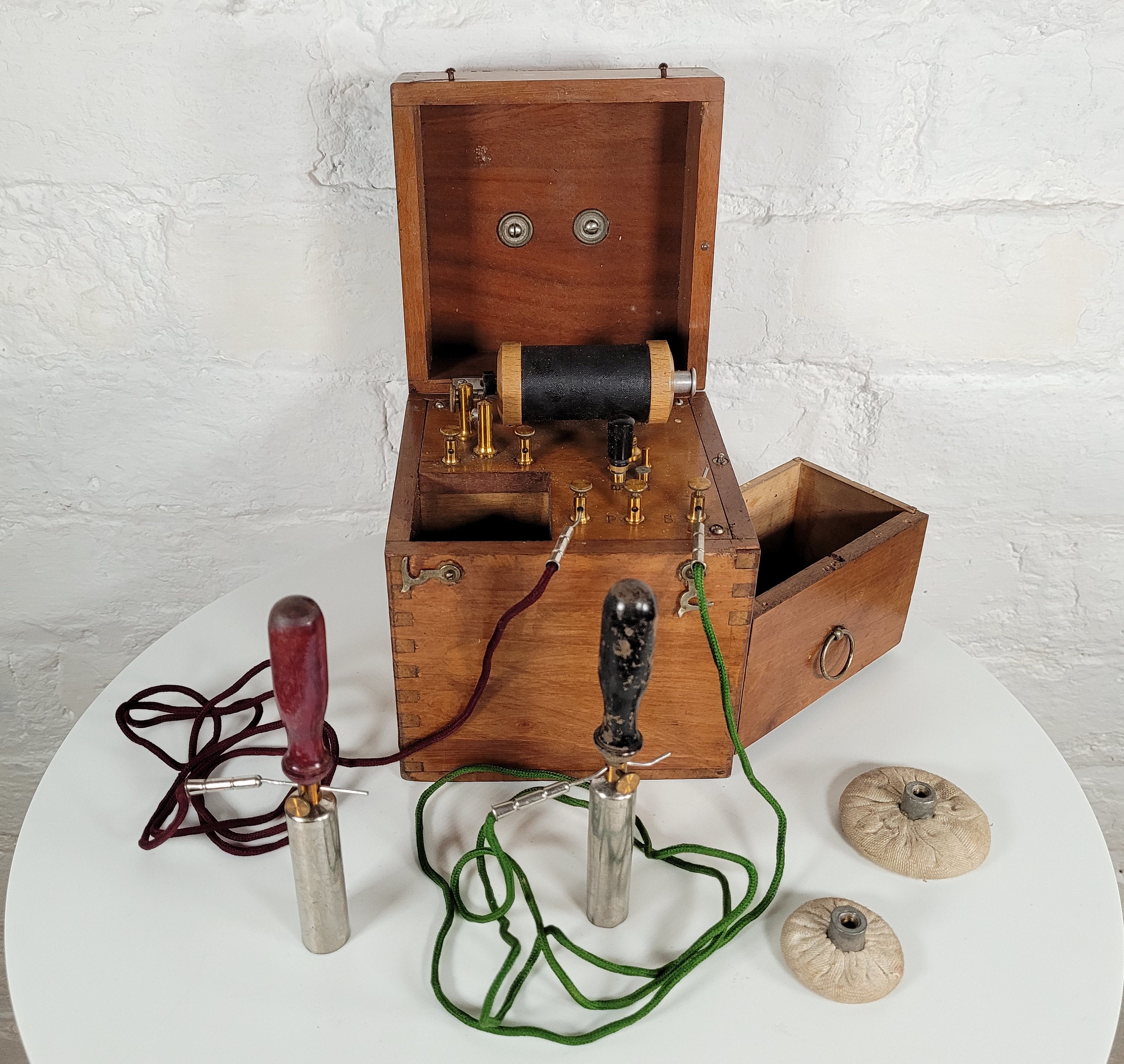 Antique Electrotherapy Machine / Vintage Electric Medical Device / Quack  Medicine