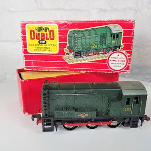 Vintage Hornby Dublo Model Railway Collection in Original Boxes / Four Vintage Model Train and Accessories image 2