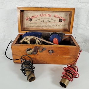 Pequeño dispositivo magneto antiguo / Máquina magnetoeléctrica para enfermedades nerviosas y otras enfermedades / Curandero