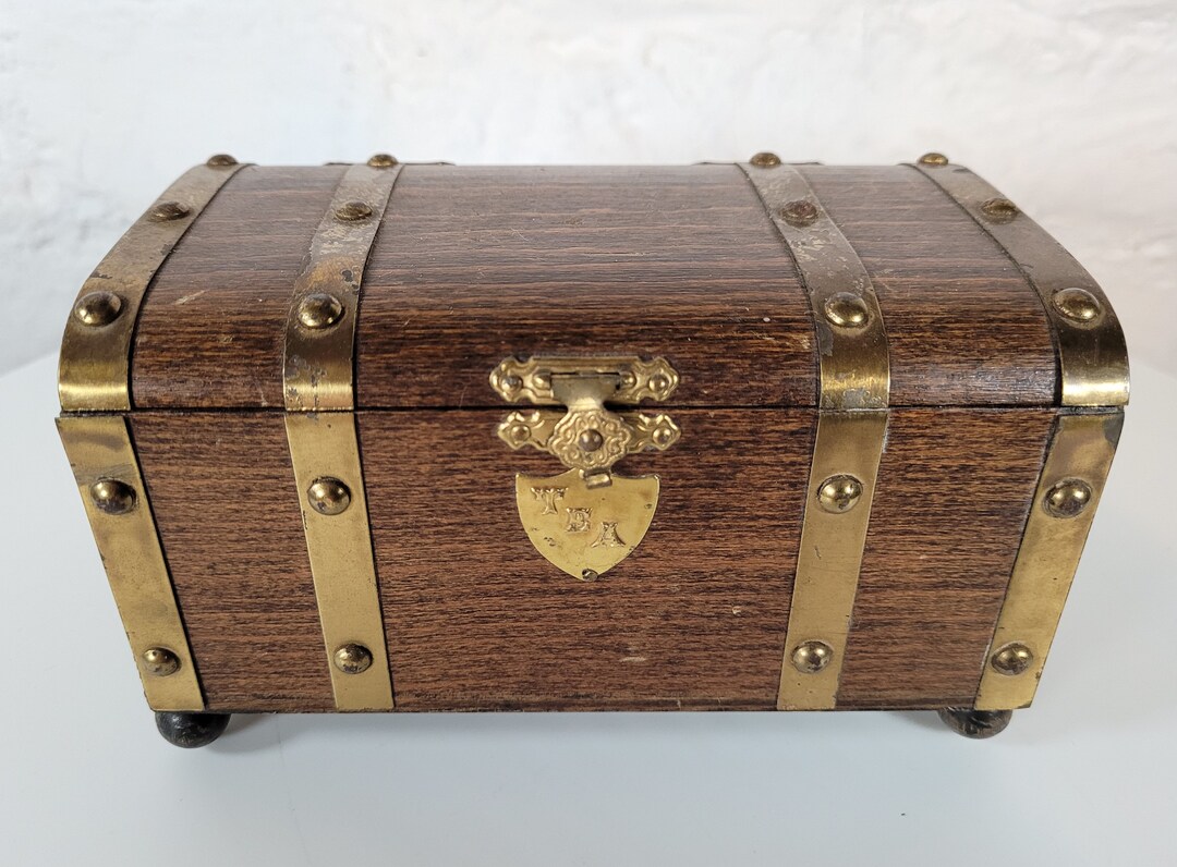 Vintage Tea Chest / Vintage Treasury Chest / Trinket Box / Storage Box