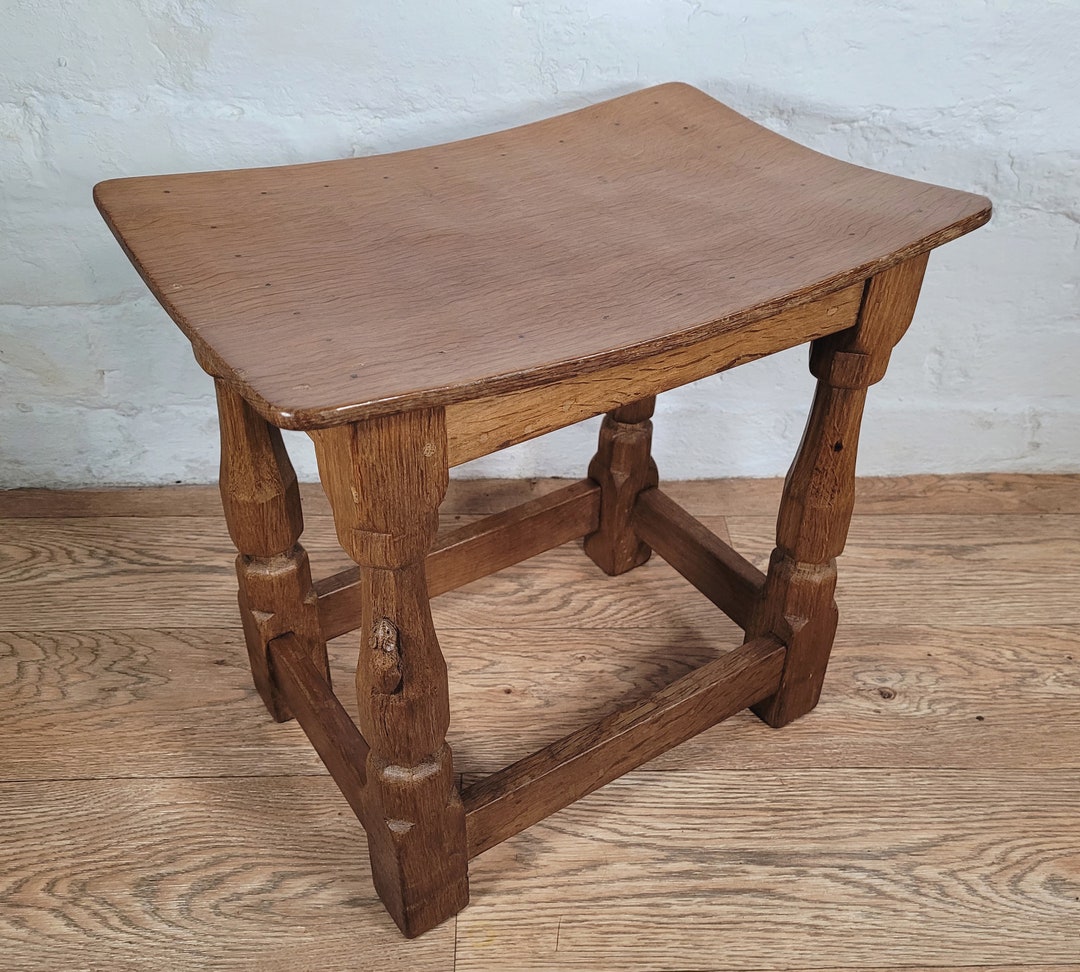 Exceptionally Rare Robert mouseman Thompson Oak Stool / Robert Thompson