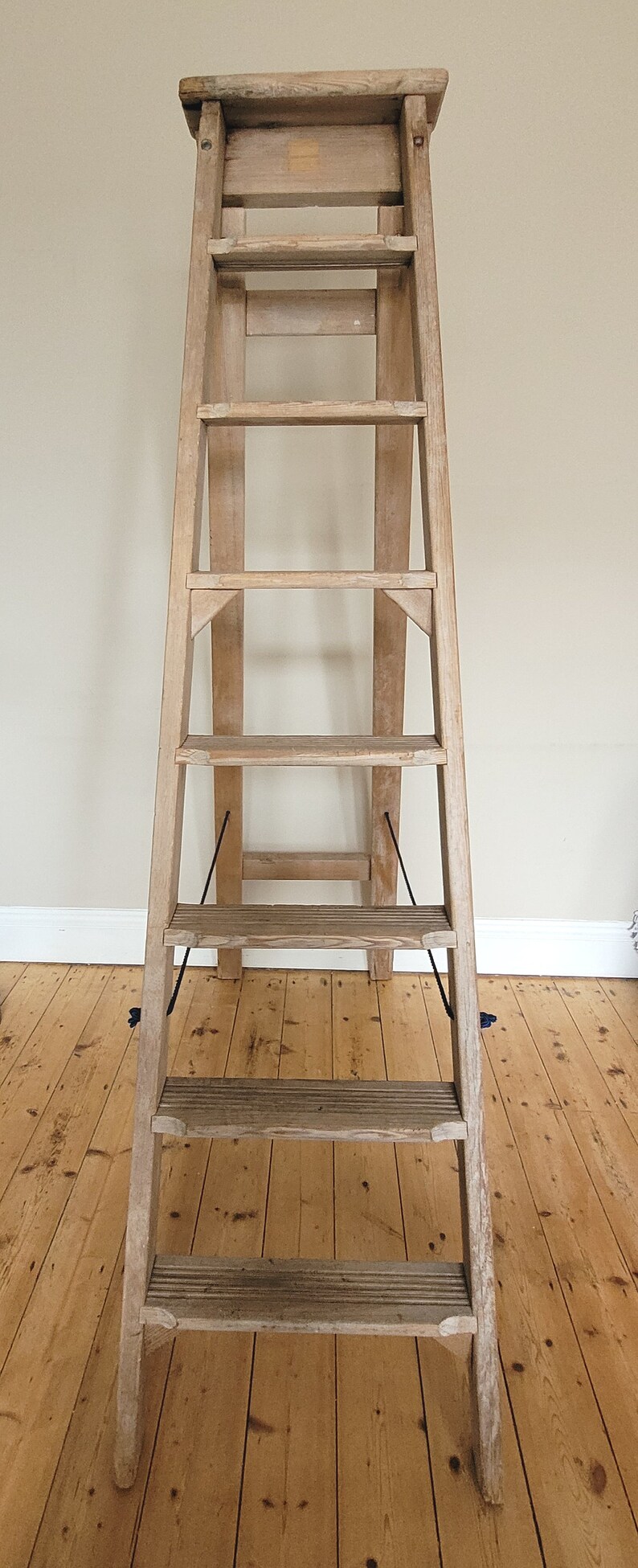 Antique Pine Ladders / Library Ladders / Shop Ladders / Library Steps