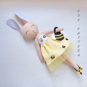 フェルトバニー人形/PDFチュートリアルバニー人形/パッド入りフェルトバニーPDF/小さな女の子への贈り物フェルト人形PDFチュートリアル