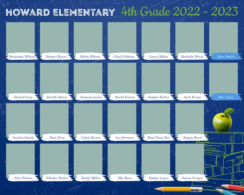 Puede incluir: Una pizarra azul con texto blanco que dice "HOWARD ELEMENTARY 4th Grade 2022-2023". Hay 24 casillas con los nombres de los alumnos y profesores. Las casillas est&aacute;n delineadas en blanco con una manzana verde y una pila de libros en la esquina inferior derecha.