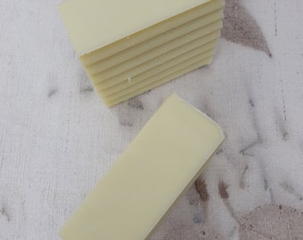 Tallow soap van grasgevoerde runderen en biologische olie voor haar, gezicht en lichaam. Handgemaakt, natuurlijk en geurloos. 155g-170g