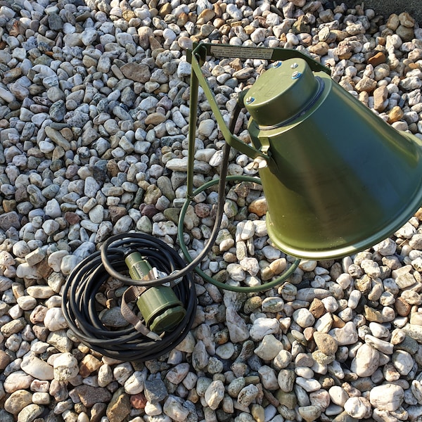 GDR lamp with accessories VEB Leuchtenbau Leipzig shade lamp NVA industrial design industrial vintage original condition unmodified