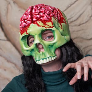 Maschera da teschio di zombi verde: copricapo da cosplay horror di Halloween