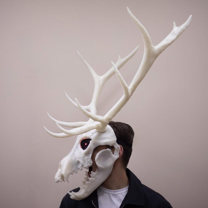 wendigo-skull-mask-with-large-horns-and-moving-jaw-3d-printed-cosplay