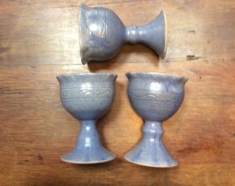 Vermont Pottery. Artist Signed. Set of 3. Snowy Blue Glaze. Drip Glaze.