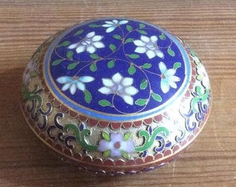 Vintage Cloisonne Brass Trinket Box. Cobalt blue and white flower design.