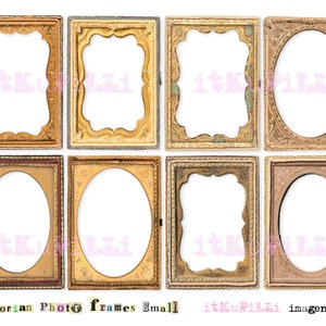 Peut inclure: Ensemble de huit cadres photo anciens de couleur or avec des détails ornés. Les cadres sont disposés en deux rangées de quatre. Les cadres sont de tailles et de formes différentes, mais ils ont tous un style similaire. Les cadres sont parfaits pour afficher des photos, des œuvres d'art ou d'autres souvenirs.