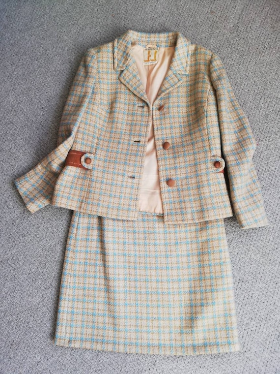 Lovely wool vintage two piece suit from 50s/60s.
