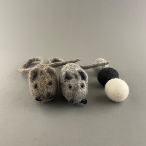 Natural cat toy set, cat mouse toy with wool balls zdjęcie 4