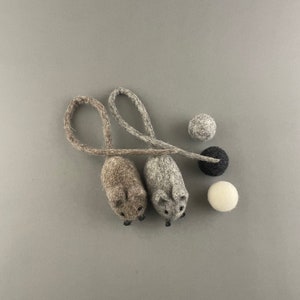 Natural cat toy set, cat mouse toy with wool balls zdjęcie 2