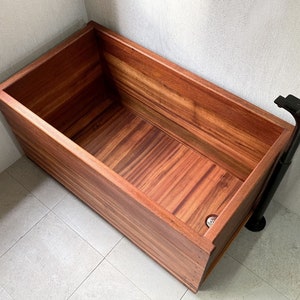 Ofuro Wooden Soaking Bathtub Mahogany Sipo Wood Customizable image 5