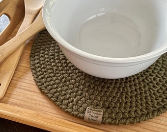 Farmhouse Trivet, Round Crochet Trivet, Crochet Hot Pad, Crochet Potholder, Cotton Hot Pad, Placemat, Farmhouse Kitchen Decor, Table Mat