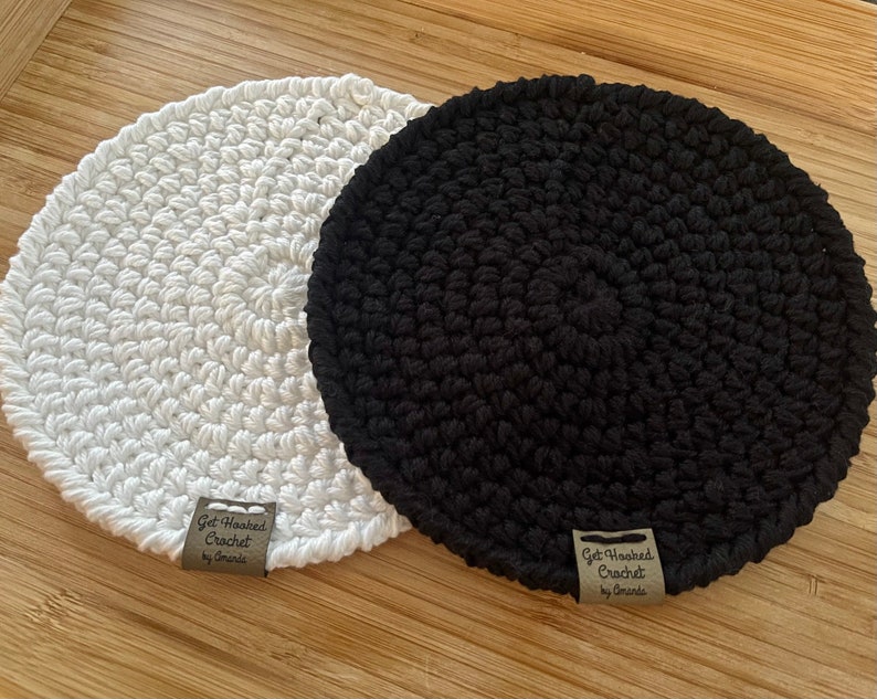 Farmhouse Trivet, Round Crochet Trivet, Crochet Hot Pad, Knit Potholder, Cotton Hot Pad, Placemat, Rustic Farmhouse Kitchen Décor, Table Mat image 4