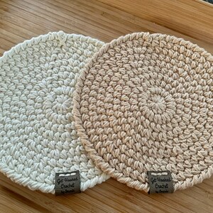 Farmhouse Trivet, Round Crochet Trivet, Crochet Hot Pad, Knit Potholder, Cotton Hot Pad, Placemat, Rustic Farmhouse Kitchen Décor, Table Mat image 2