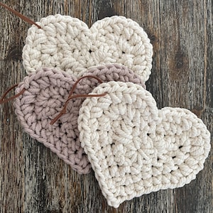 Farmhouse Heart Trivet, Crochet Trivet, Crochet Hot Pad, Crochet Potholder, Cotton Heart Trivet, Rustic Farmhouse Knit Trivet, Macramé décor